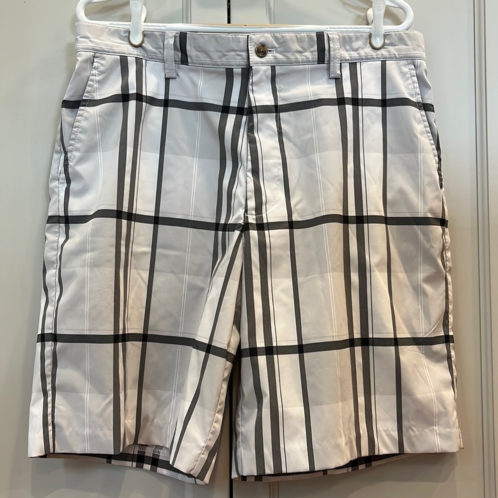IZOD Golf Shorts, Men’s 34, NWOT